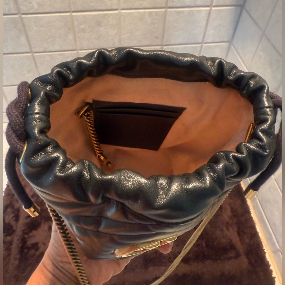 Gucci Marmont Quilted Calfskin Leather Matelasse Mini Bucket Bag with Gold Chain - Picture 12 of 15